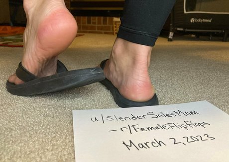 slendersolesmom hot actress gallery