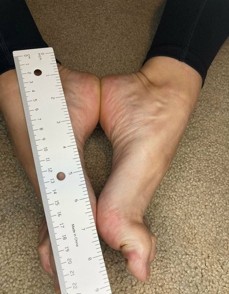 slendersolesmom erotic actress pics