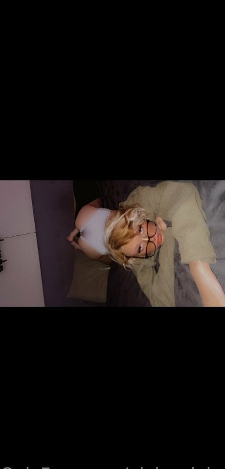 pixieeclaire pornstar naked image