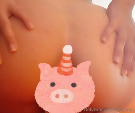 ladypork model adult img