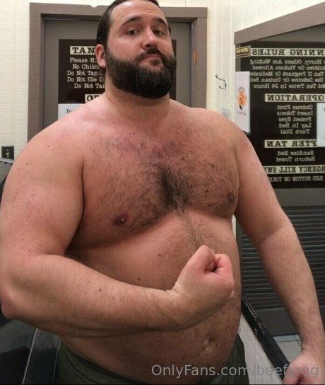 beefyrog exclusive model pic