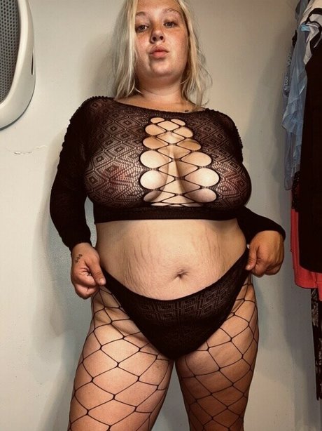 Kinkykinzie2 adult star picture