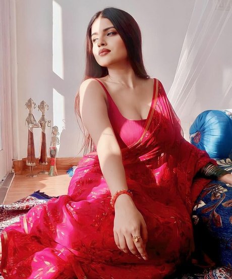 Nidhi Chaudhary star beautiful pictures