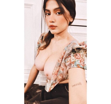 Nidhi Chaudhary pornographic actress pictures