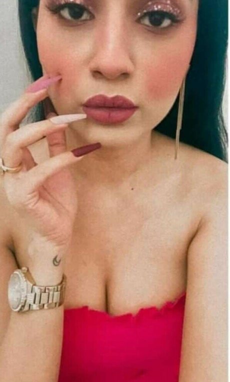 Nidhi Chaudhary adult star pictures