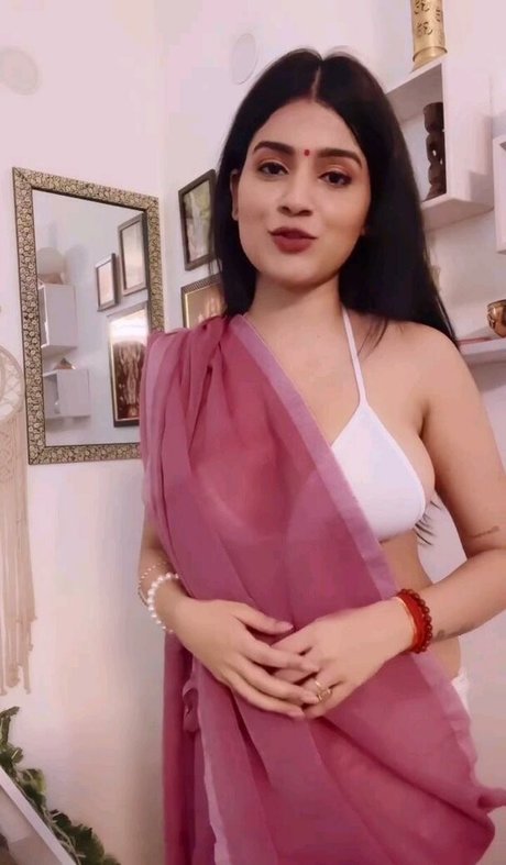 Nidhi Chaudhary model sex pic