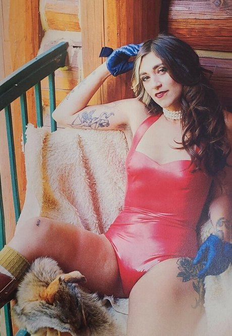 Sierra Ferrell model pornographic images