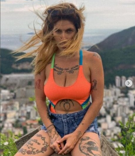 exvadiacareca model nude galleries