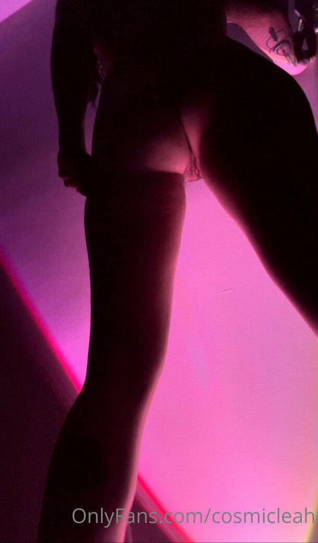 cosmicleah star porn photo