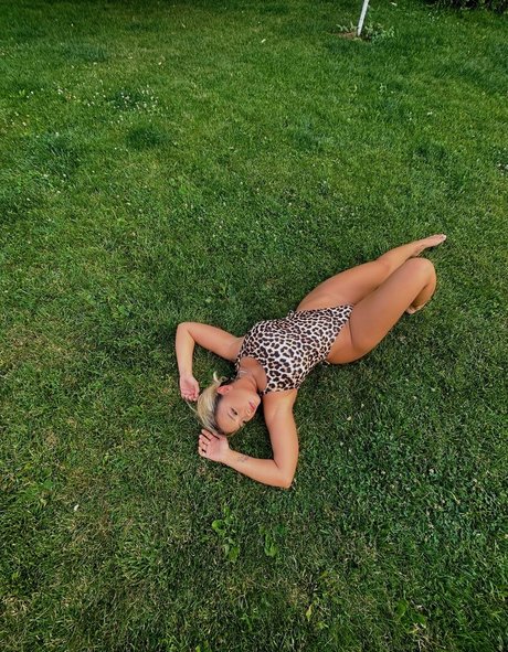 emillysteelefree adult star photo