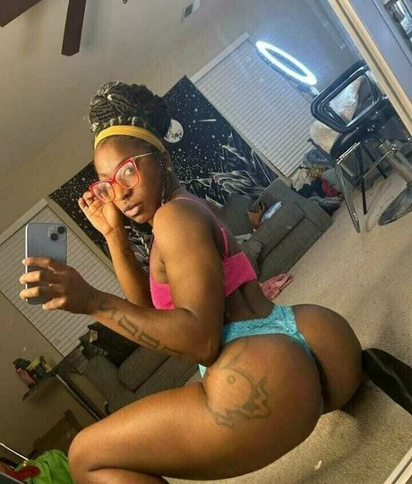 lesbehonest123 free pornstar img