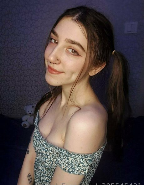 baby and dollyy art actress picture