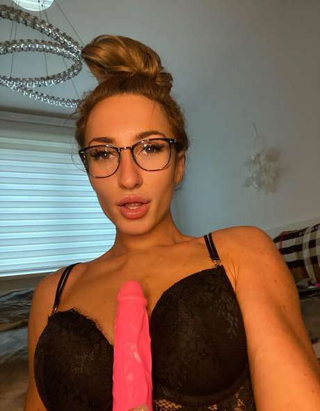 daisy elfina xxx pornstar pictures