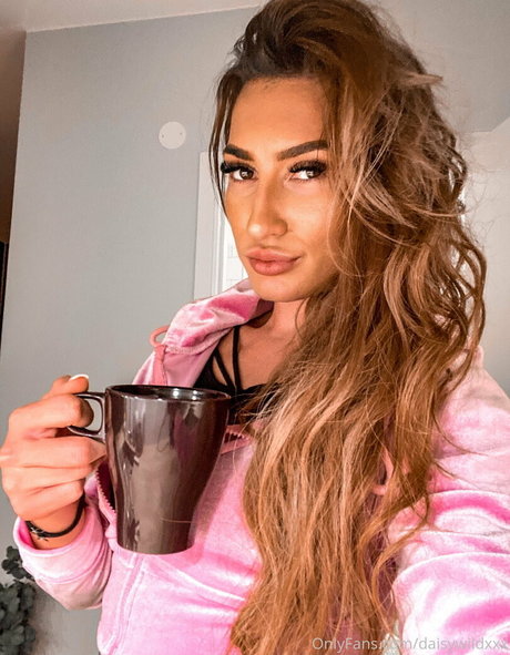 daisy elfina model beautiful pics