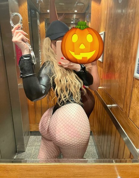 shelsonlyfans pornstar art photo