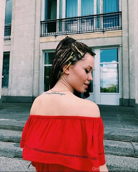 erika eden vip naked model pics