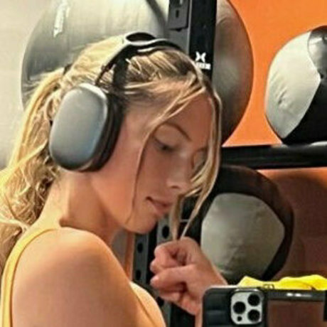 Therealskyblue adult actress pics