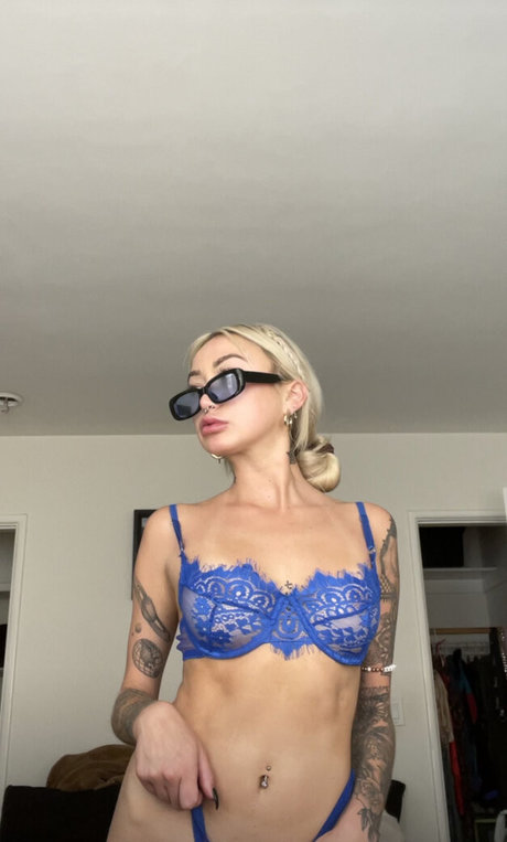 Blondeanime erotic model gallery