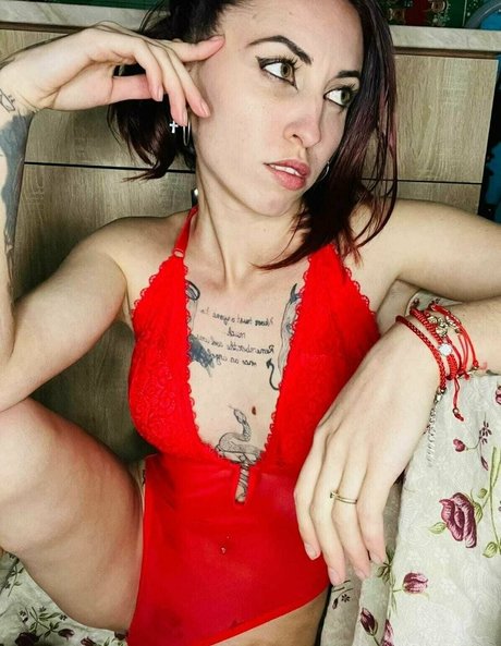 ver99nica Quick model image