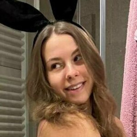 Yourzoey top actress picture