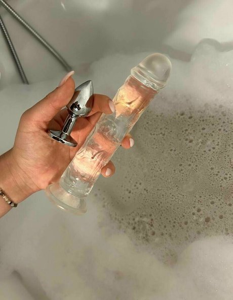 Yourzoey model best image