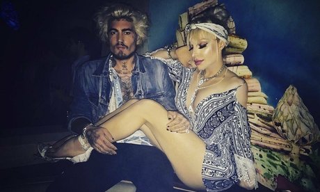 luvluvuxuluvluv star art archive