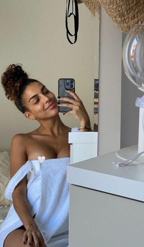 Zoe Bayona pornstar naked image