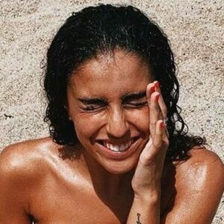 Zoe Bayona nude model picture