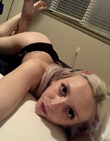 remireagan sexy model photo