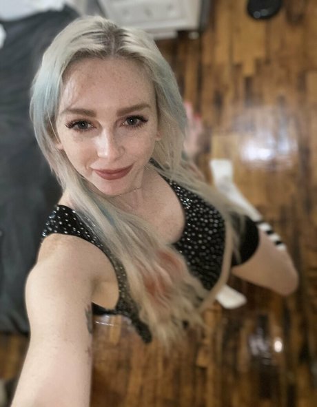 remireagan adult actress photos