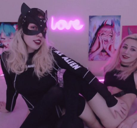 Recurbate S porn actress img