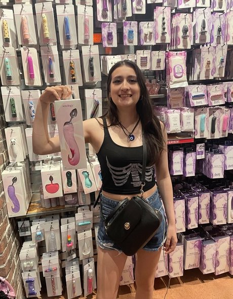 FloriGoAway naked star photo