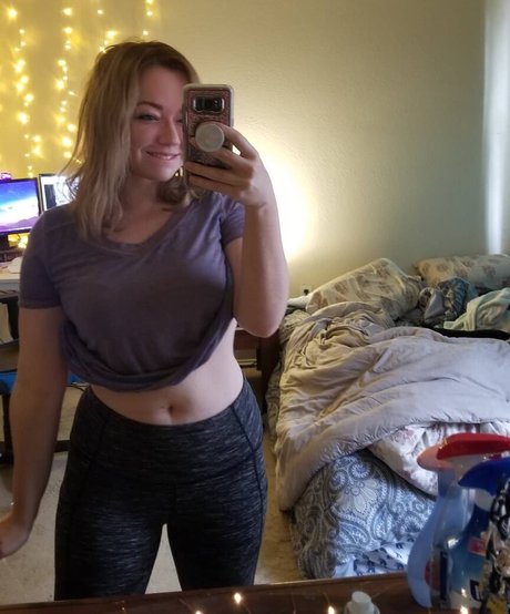 MissFushi pornstar pictures