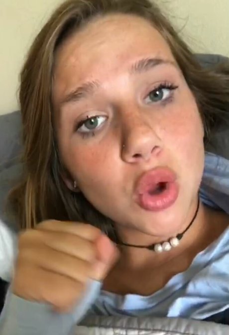 Sophiejustchillin model nice photos