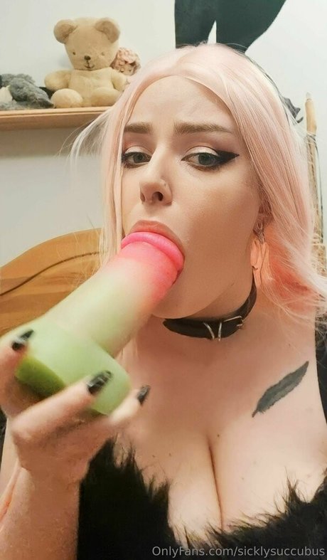 sicklysuccubus star nudes img