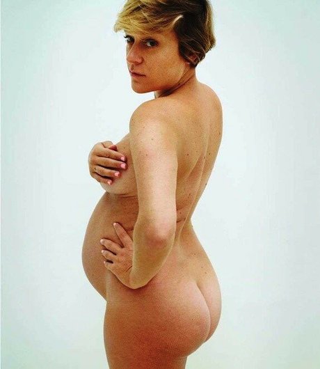 Pregnant Women star hot pic