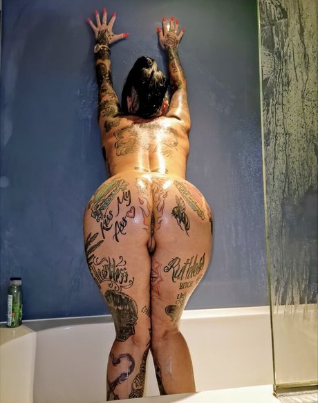 Louise Brereton erotic model pics