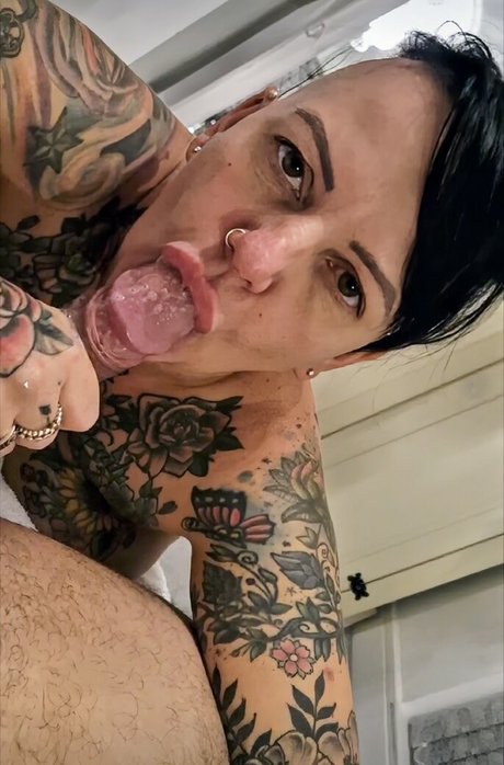 Louise Brereton beautiful actress photo