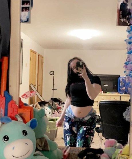 Xfume star exclusive pics