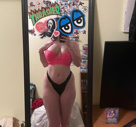 Xfume beautiful actress img