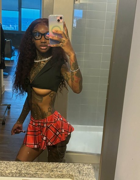 luvenchanting pornstar naked photo