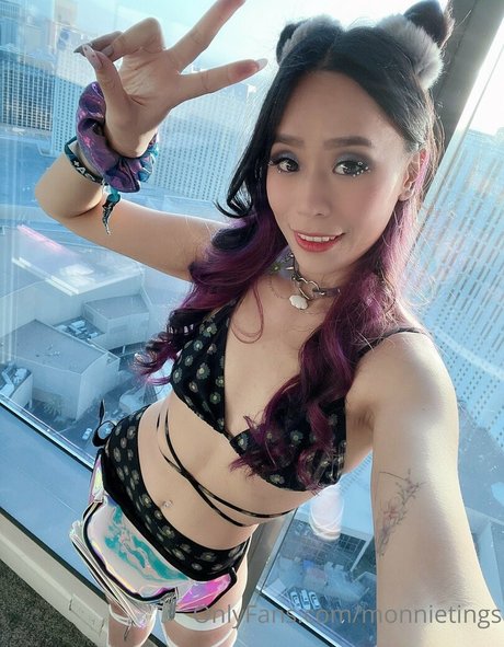 monnietings naked star picture