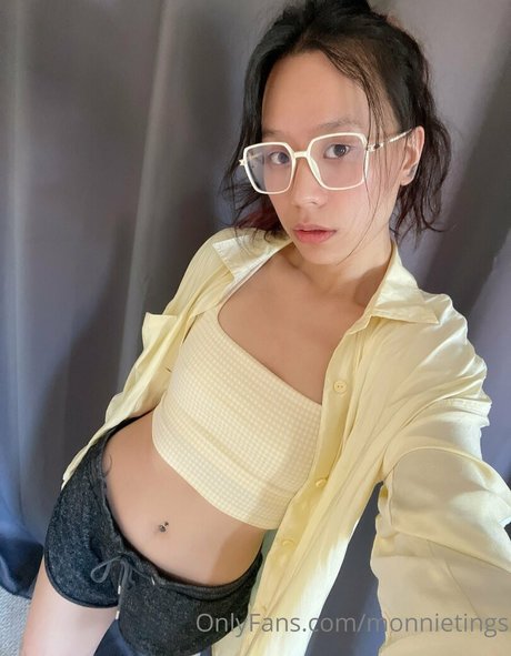 monnietings nude actress images