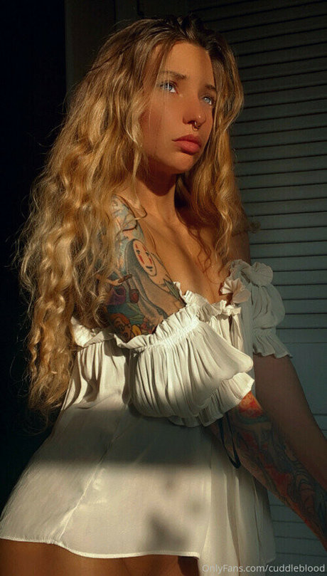 Cuddleblood xxx pornstar galleries