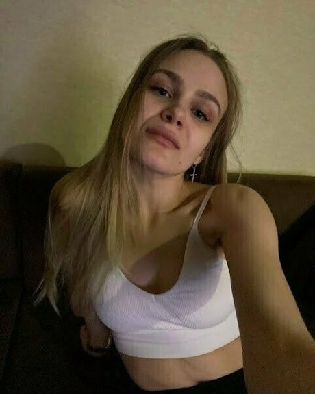 yummysofie nude actress photo