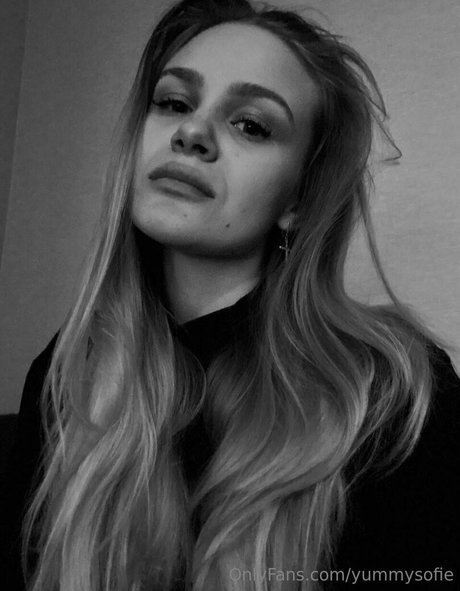 yummysofie sexy pornstar image