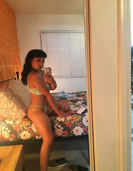 cybcin star hot images