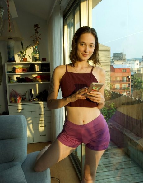 LilyAndOwen pornstar pic