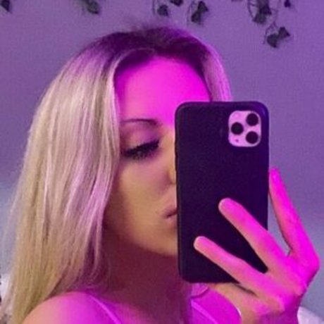 BlondWidow perfect pornstar archive