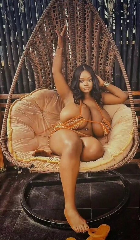 Chanel La Croix model nudes pictures